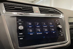 harmaa Volkswagen Tiguan 2022 kuva 19.