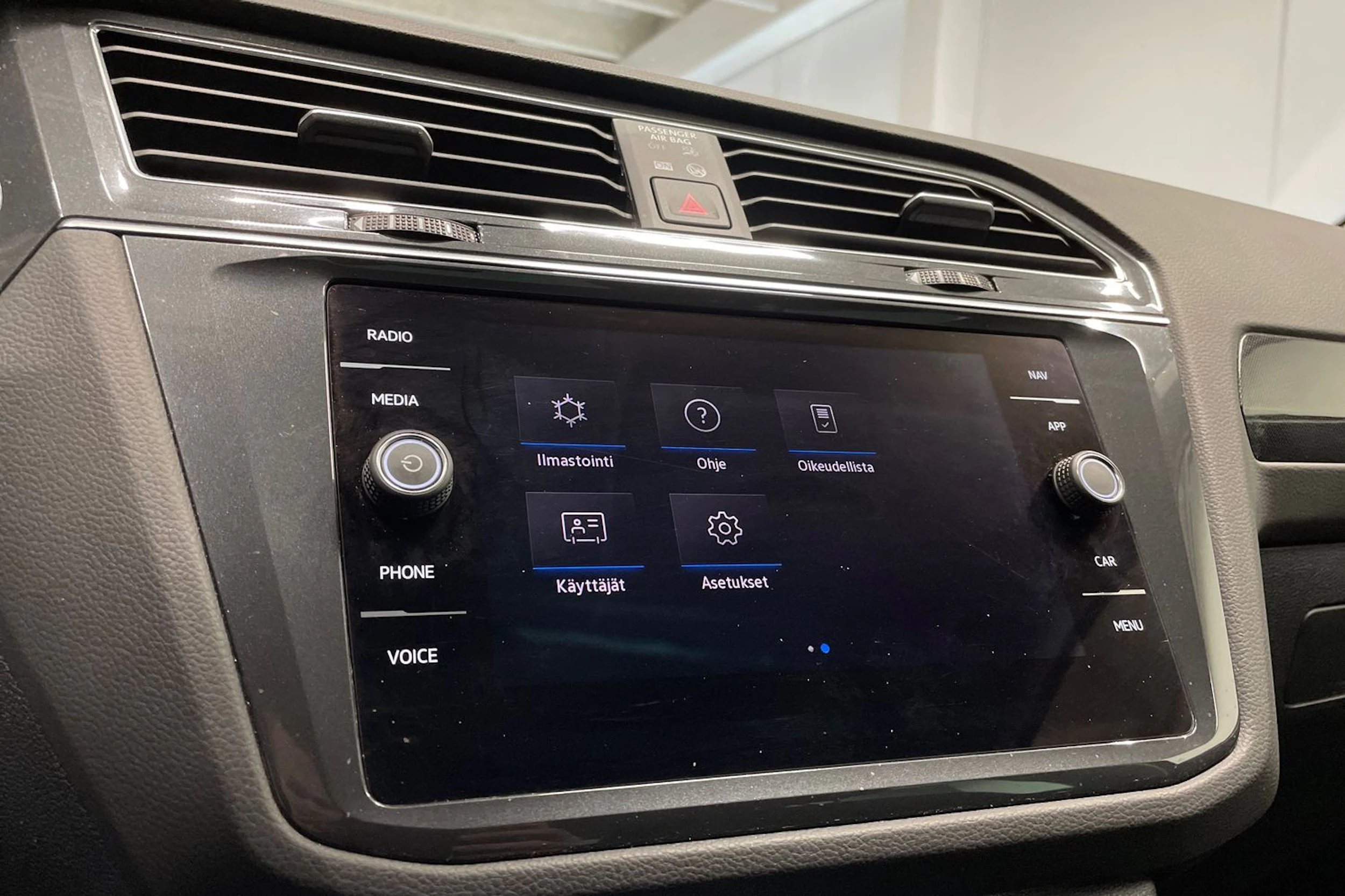 harmaa Volkswagen Tiguan 2022 kuva 20.