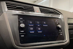 harmaa Volkswagen Tiguan 2022 kuva 20.