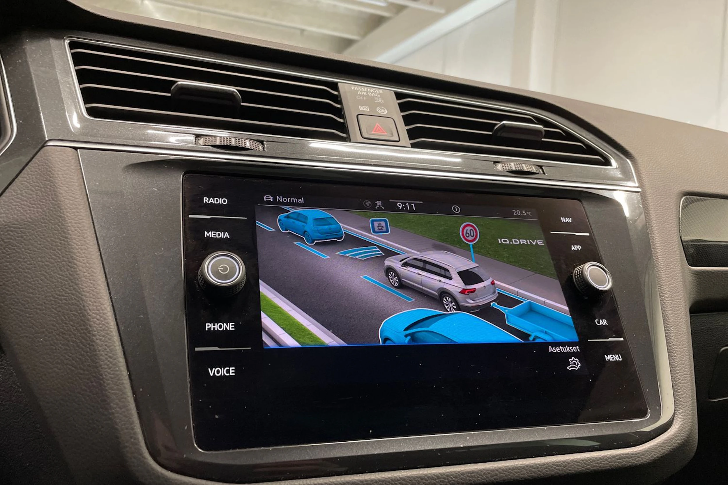 harmaa Volkswagen Tiguan 2022 kuva 21.