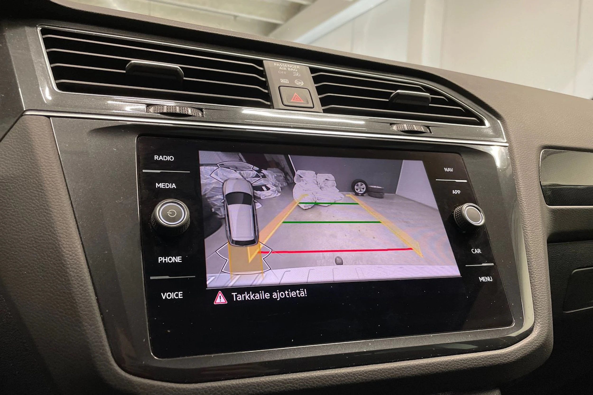 harmaa Volkswagen Tiguan 2022 kuva 23.