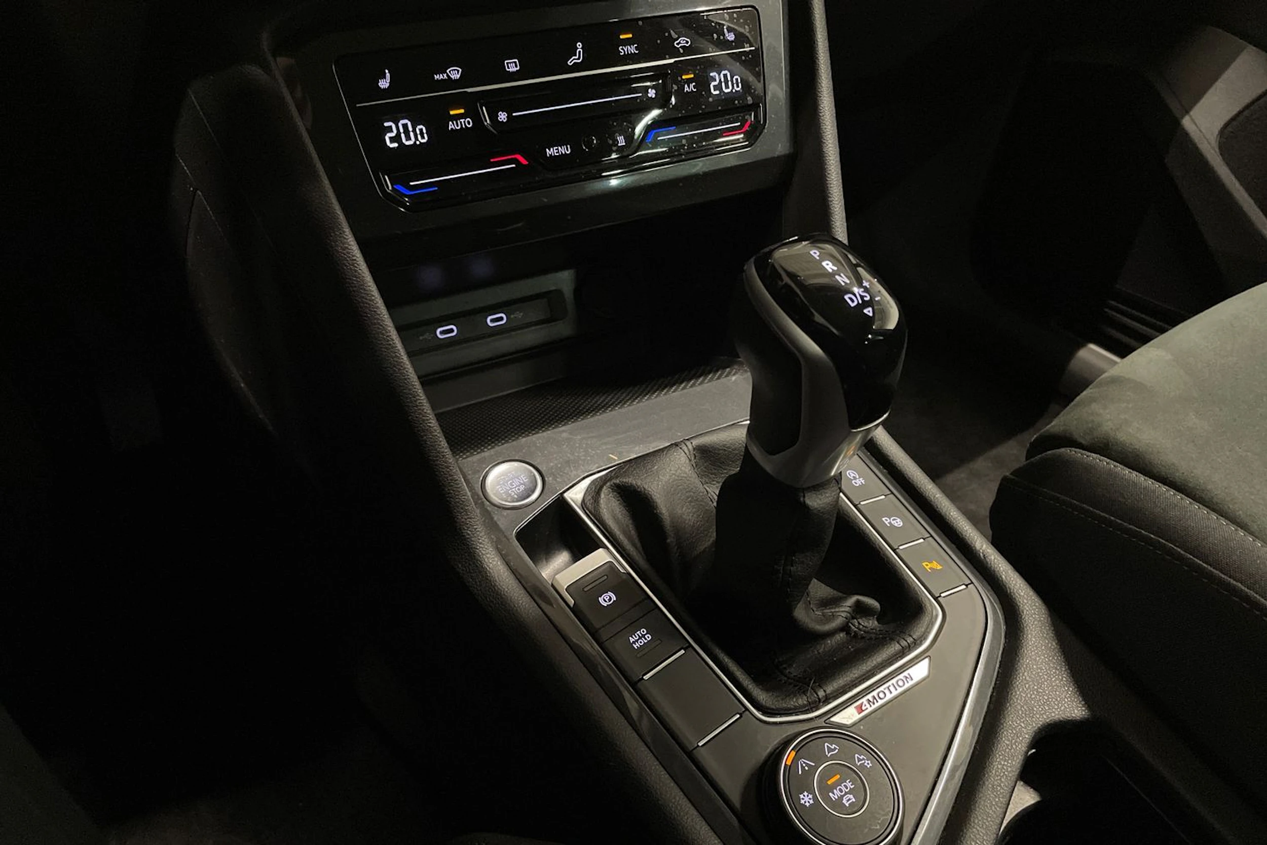 harmaa Volkswagen Tiguan 2022 kuva 24.
