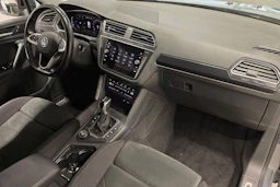 harmaa Volkswagen Tiguan 2022 kuva 32.
