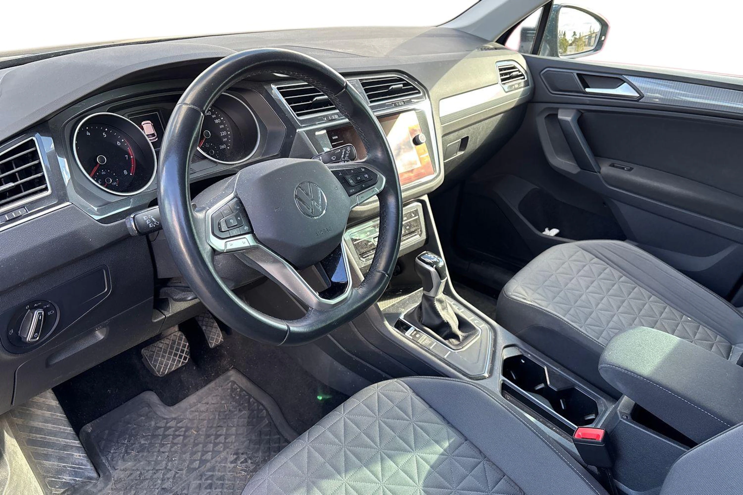 Sininen Volkswagen Tiguan 2022 kuva 3.