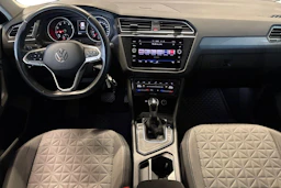 Sininen Volkswagen Tiguan 2022 kuva 9.