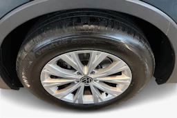 Sininen Volkswagen Tiguan 2022 kuva 12.