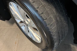 Sininen Volkswagen Tiguan 2022 kuva 13.