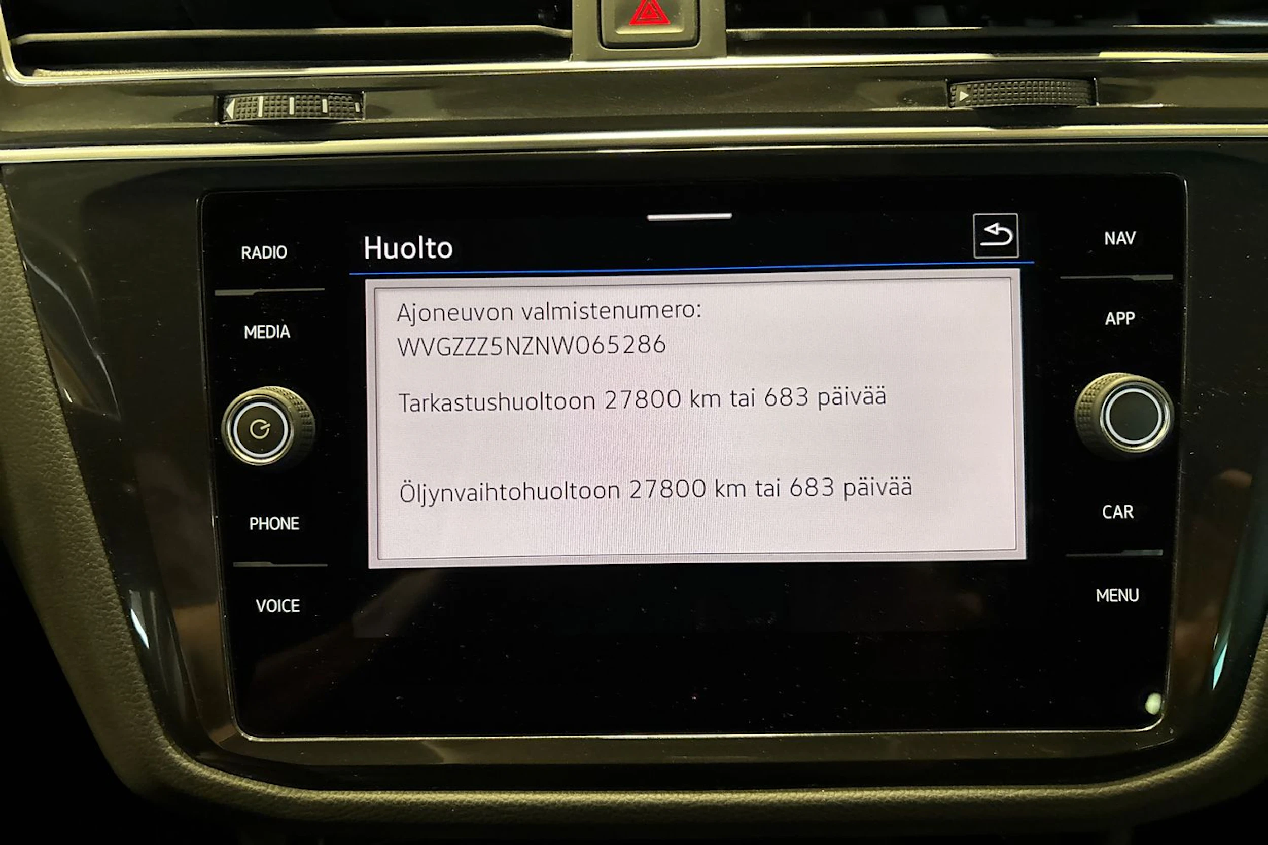 Sininen Volkswagen Tiguan 2022 kuva 16.
