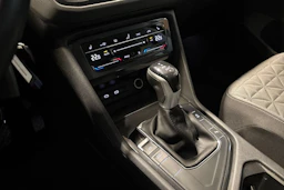 Sininen Volkswagen Tiguan 2022 kuva 20.