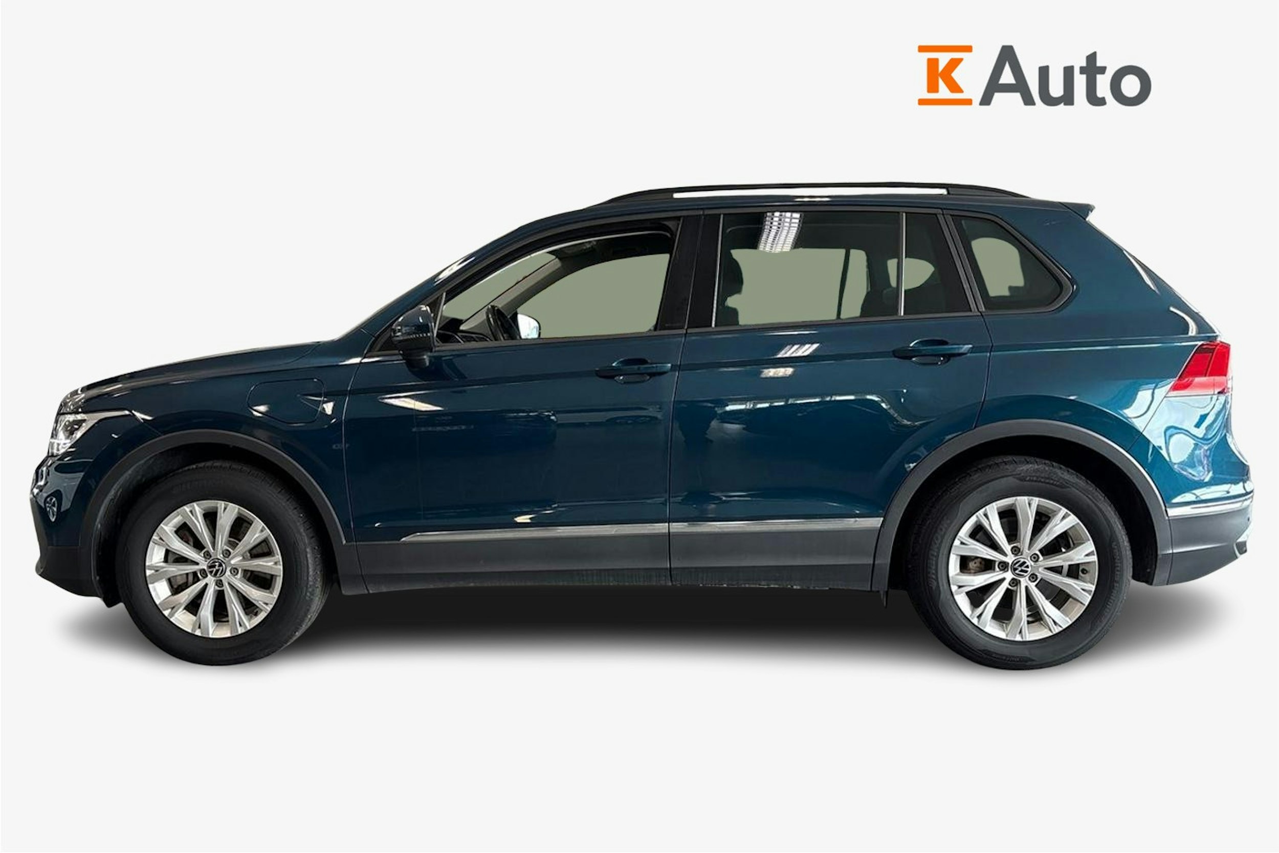 Sininen Volkswagen Tiguan 2022 kuva 6.