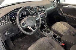 Sininen Volkswagen Tiguan 2022 kuva 7.