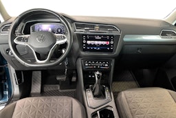 Sininen Volkswagen Tiguan 2022 kuva 9.