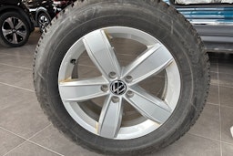 Sininen Volkswagen Tiguan 2022 kuva 22.