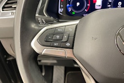 harmaa Volkswagen Tiguan 2022 kuva 16.