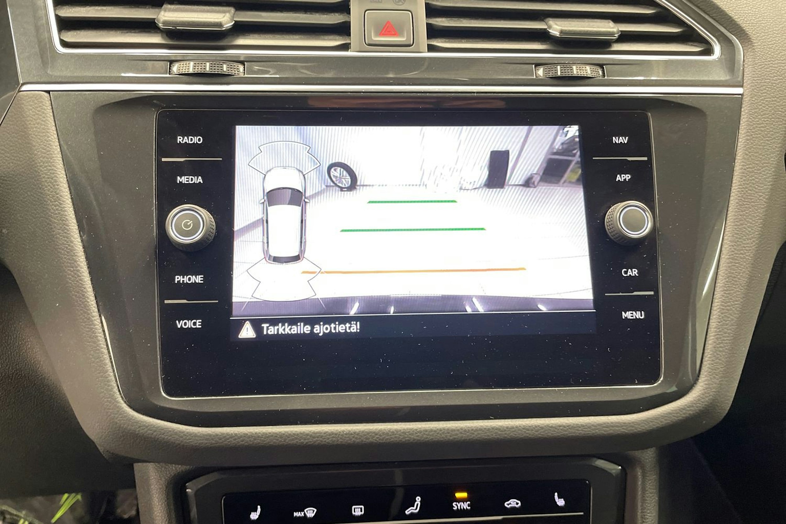 harmaa Volkswagen Tiguan 2022 kuva 19.