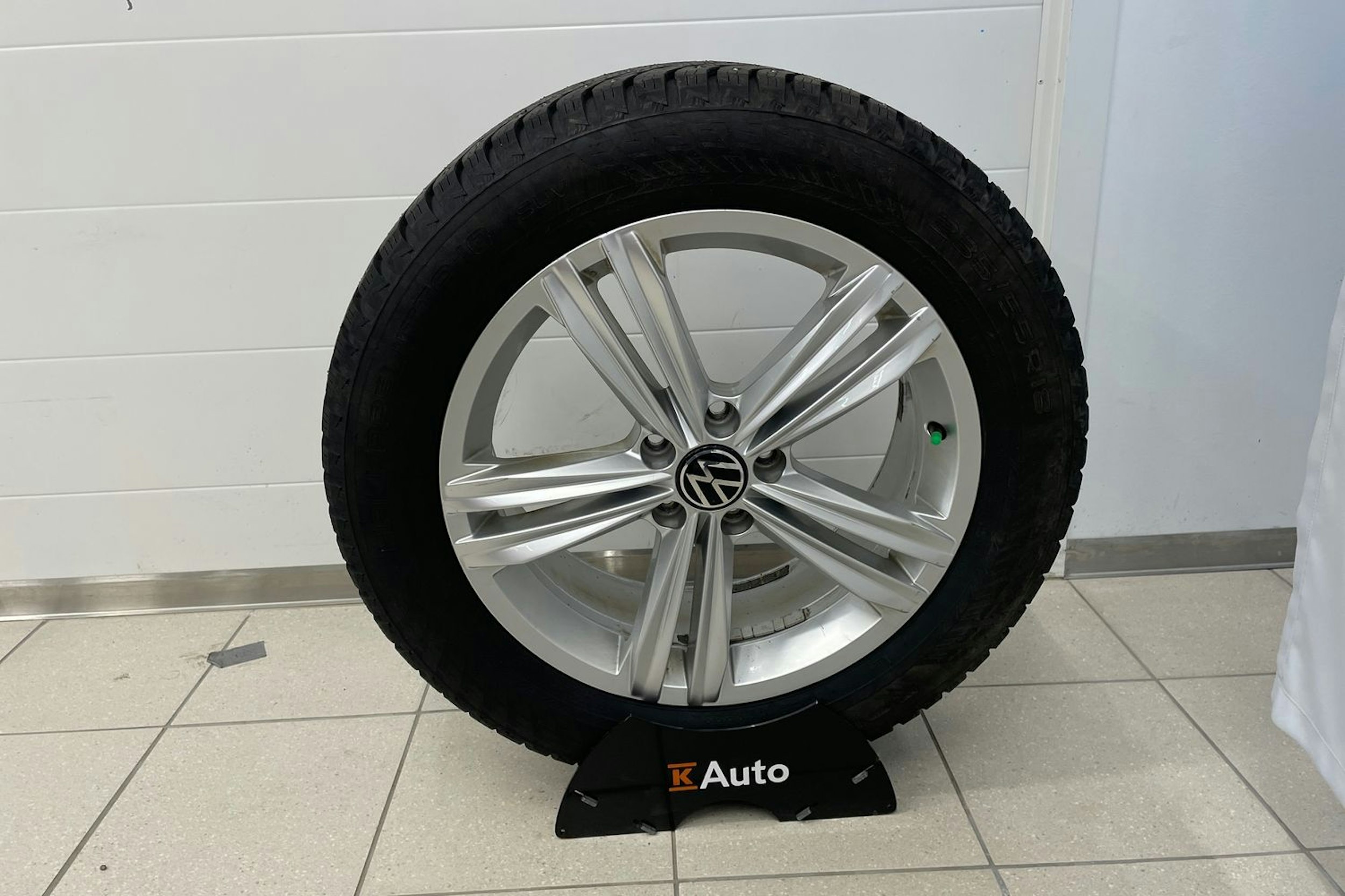 harmaa Volkswagen Tiguan 2022 kuva 23.