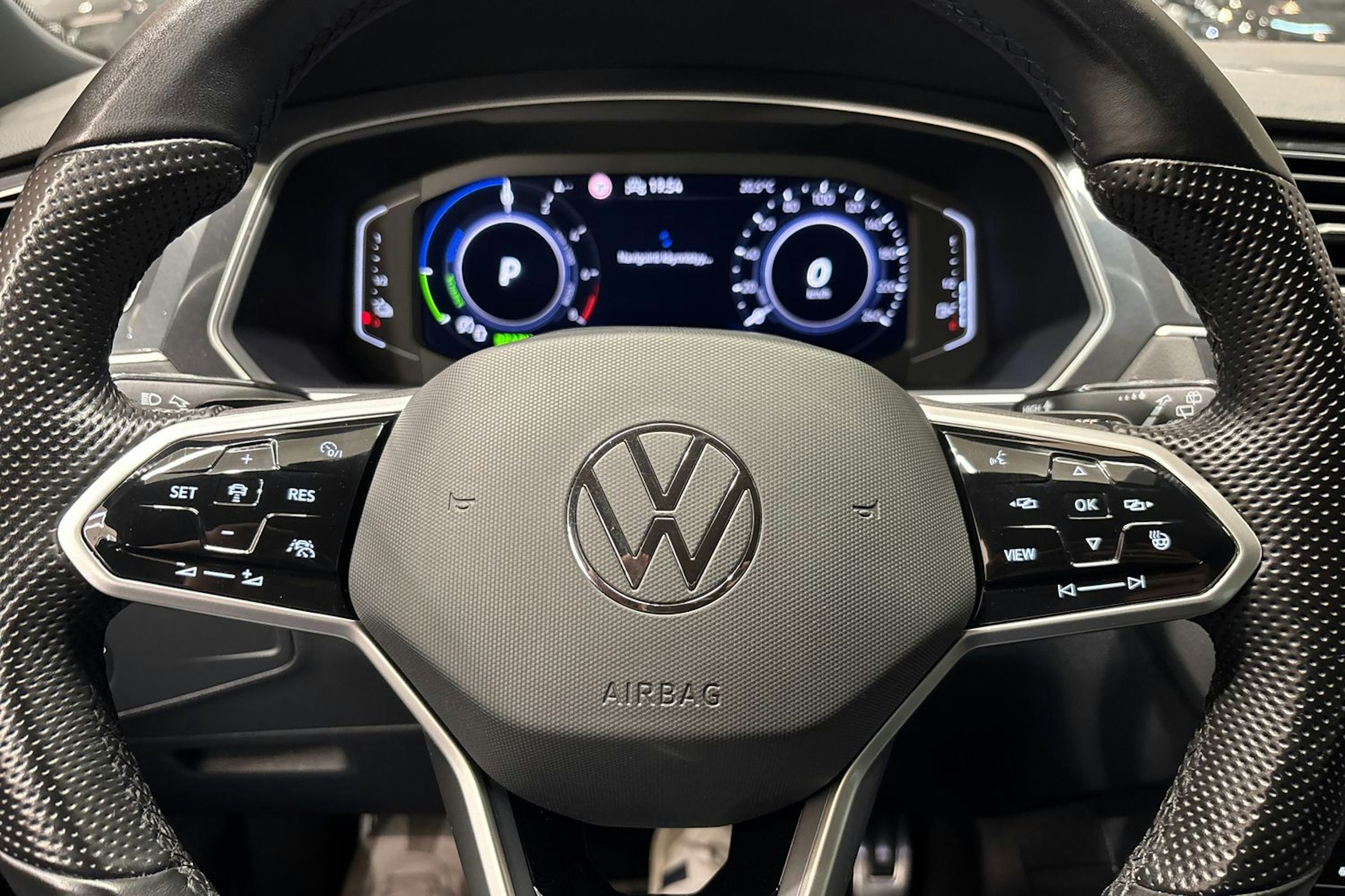 Sininen Volkswagen Tiguan 2022 kuva 17.