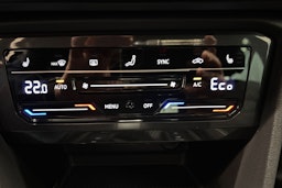 Sininen Volkswagen Tiguan 2022 kuva 20.