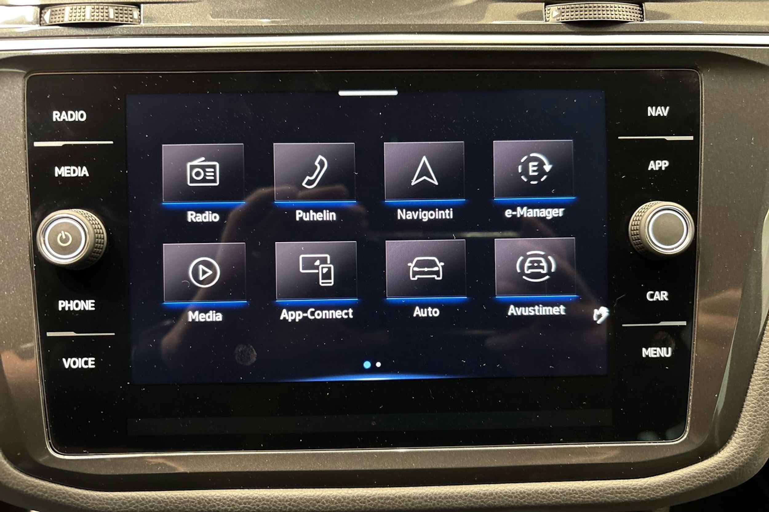 Sininen Volkswagen Tiguan 2022 kuva 21.