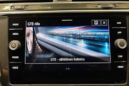 Sininen Volkswagen Tiguan 2022 kuva 23.