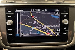 Sininen Volkswagen Tiguan 2022 kuva 24.