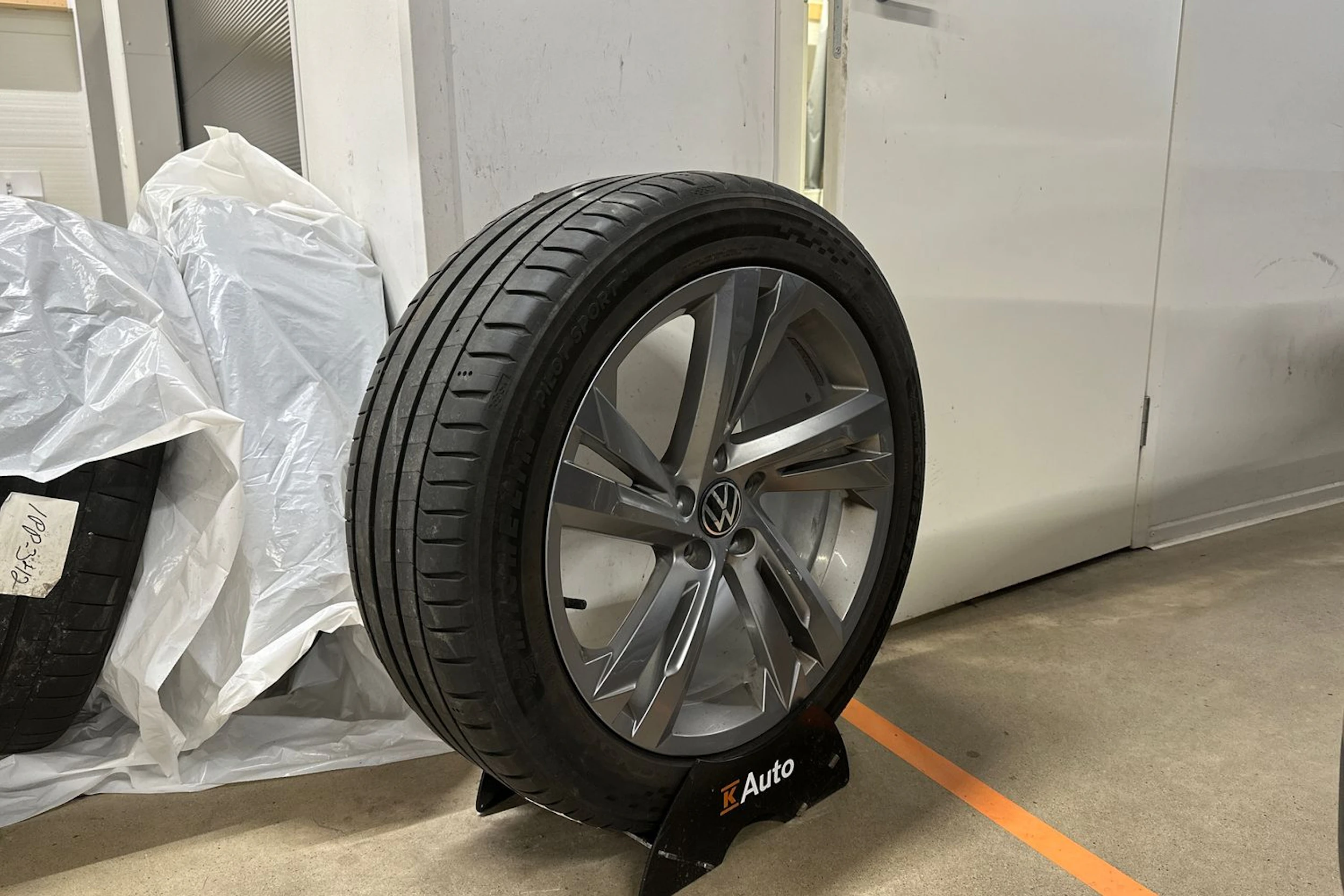 valkoinen Volkswagen Tiguan 2022 kuva 10.