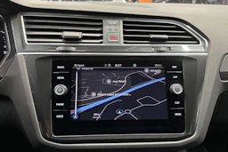 valkoinen Volkswagen Tiguan 2022 kuva 15.