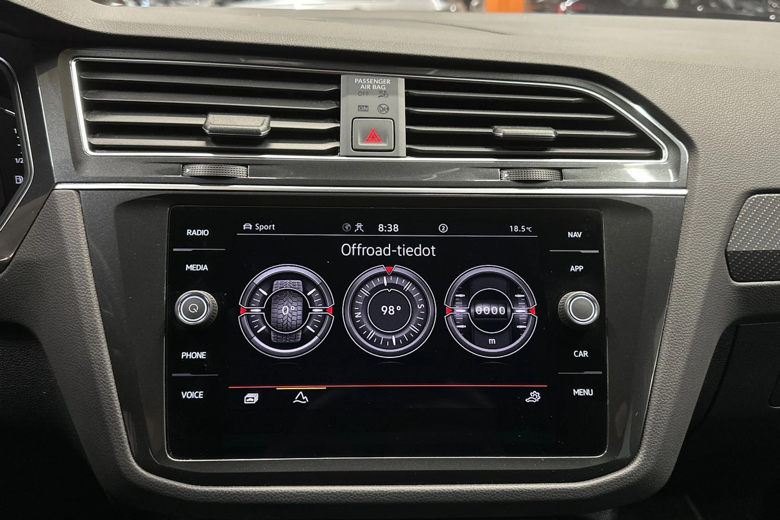 valkoinen Volkswagen Tiguan 2022 kuva 18.