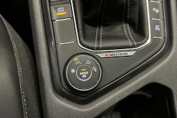 valkoinen Volkswagen Tiguan 2022 kuva 22.