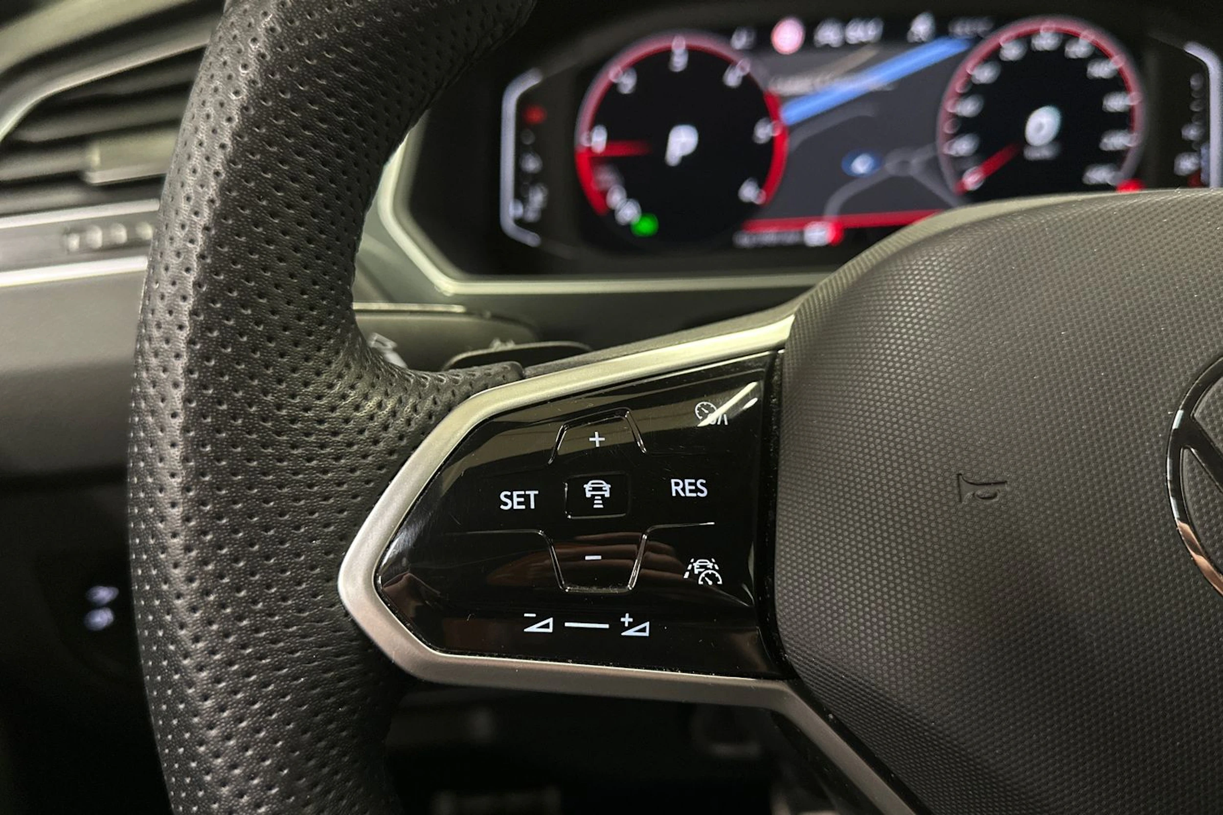 valkoinen Volkswagen Tiguan 2022 kuva 25.