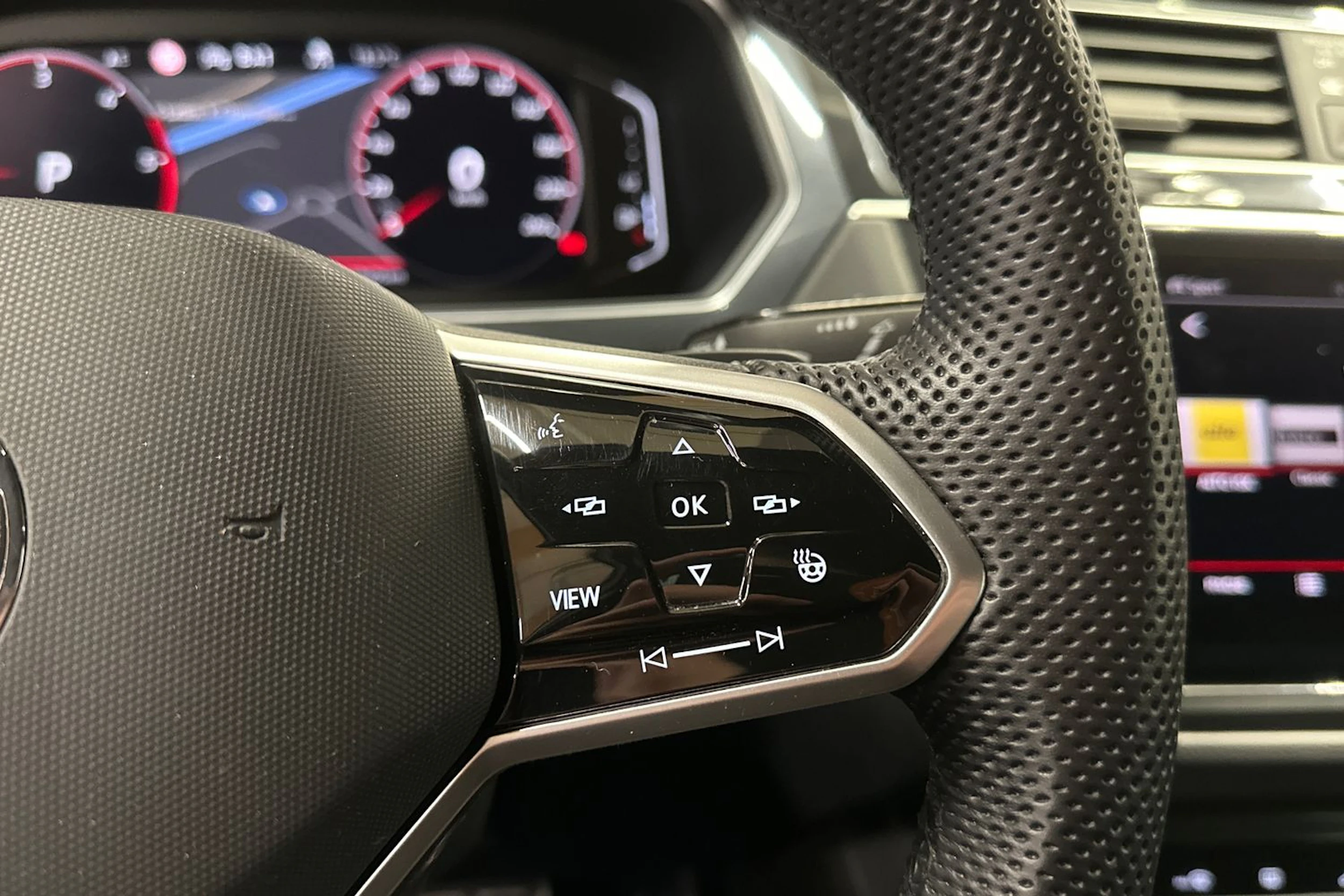 valkoinen Volkswagen Tiguan 2022 kuva 26.