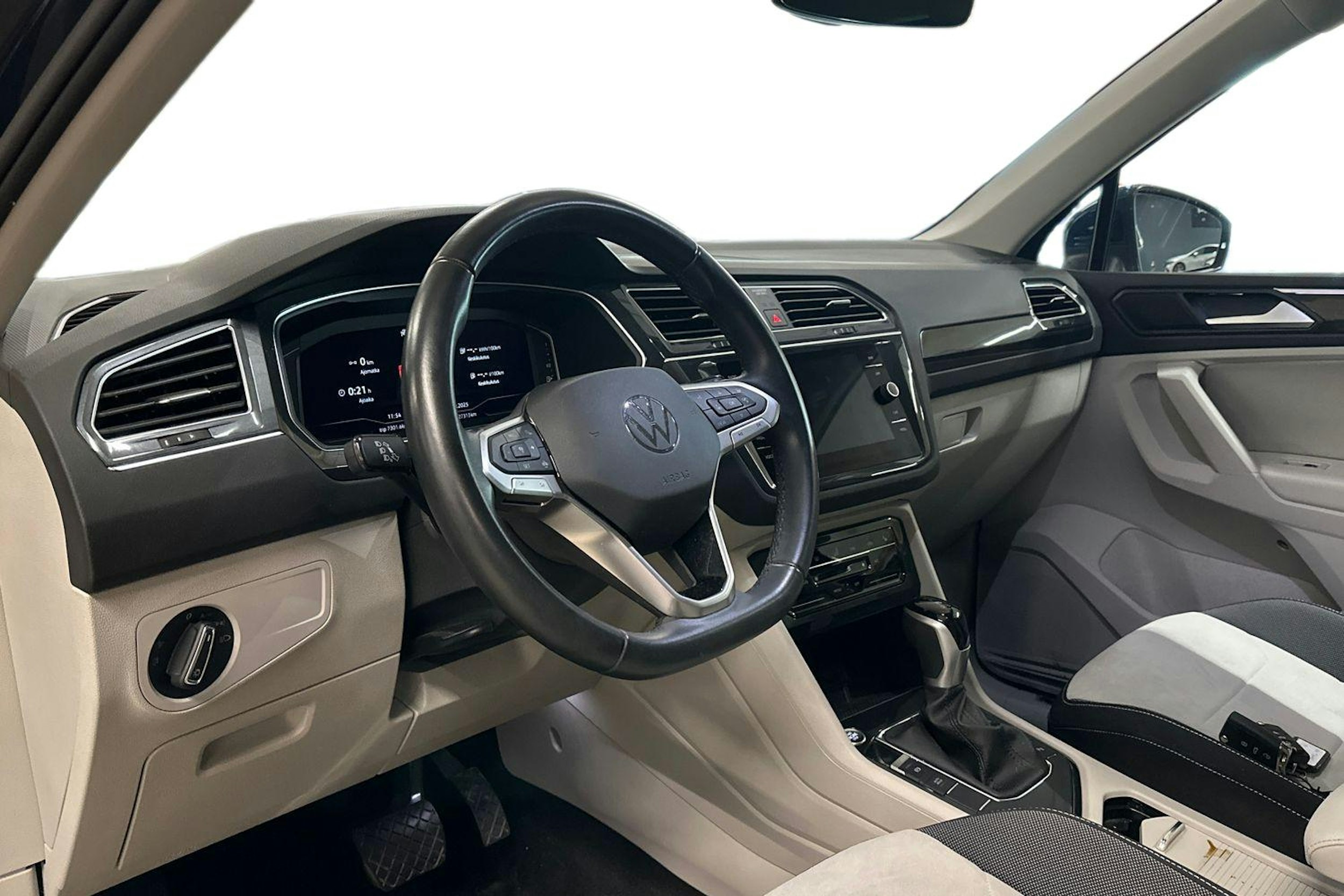 sininen Volkswagen Tiguan 2022 kuva 3.