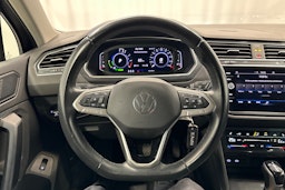 harmaa Volkswagen Tiguan 2022 kuva 15.