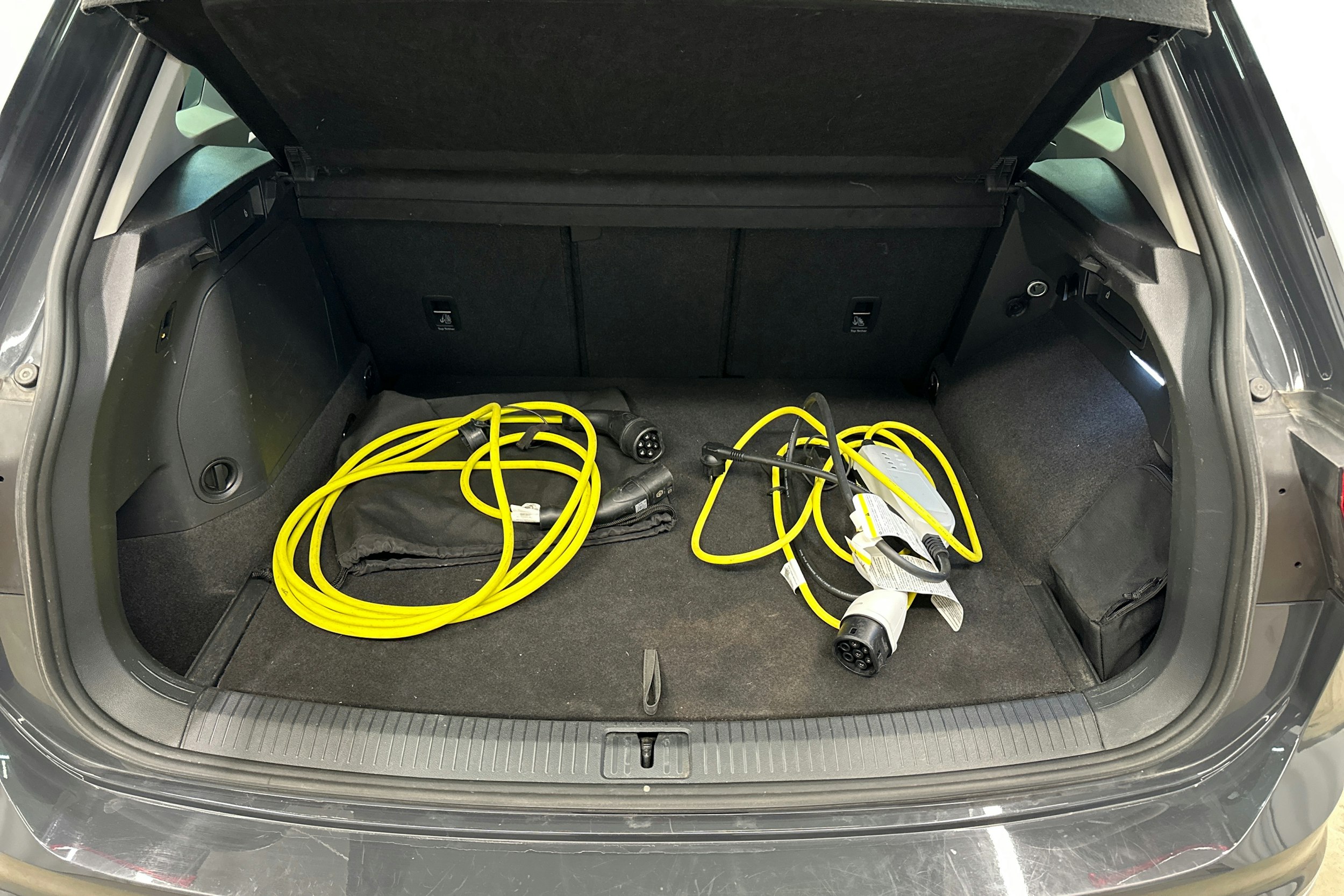 harmaa Volkswagen Tiguan 2022 kuva 23.