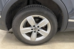 harmaa Volkswagen Tiguan 2022 kuva 24.