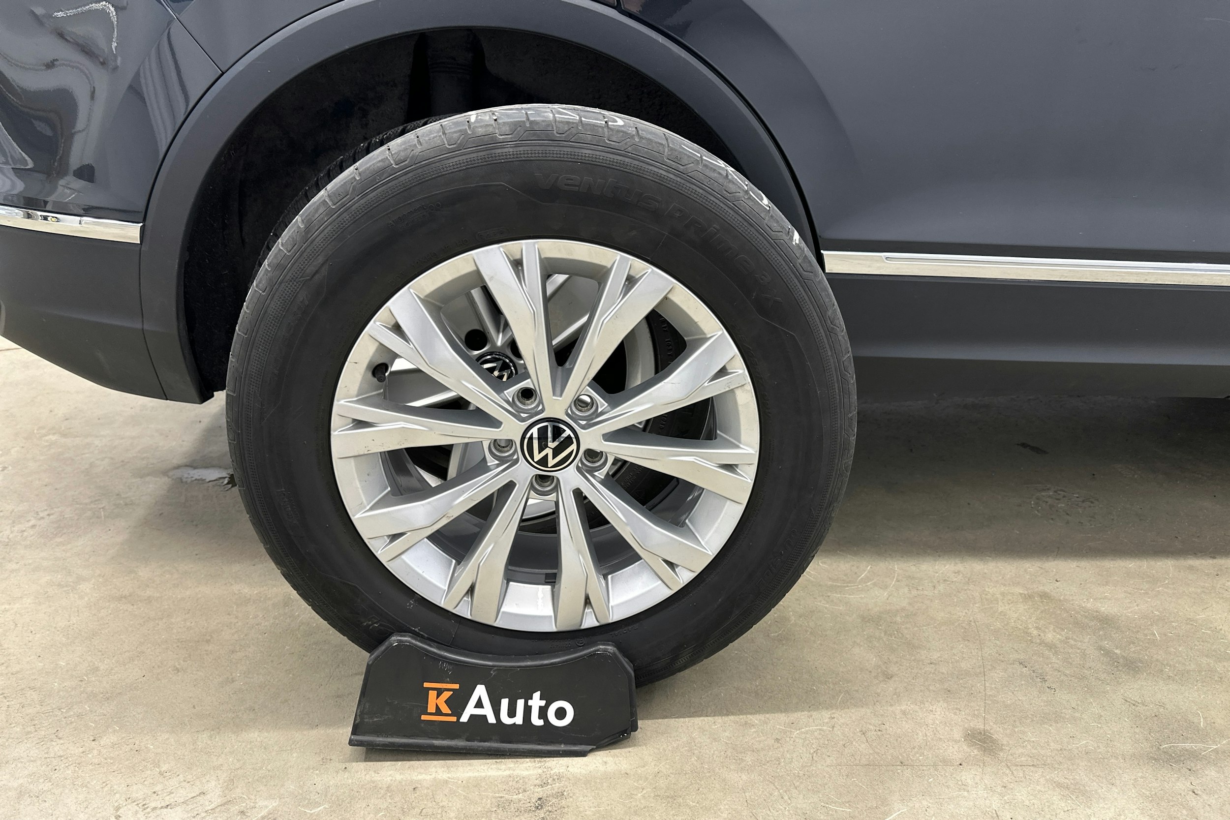 harmaa Volkswagen Tiguan 2022 kuva 25.