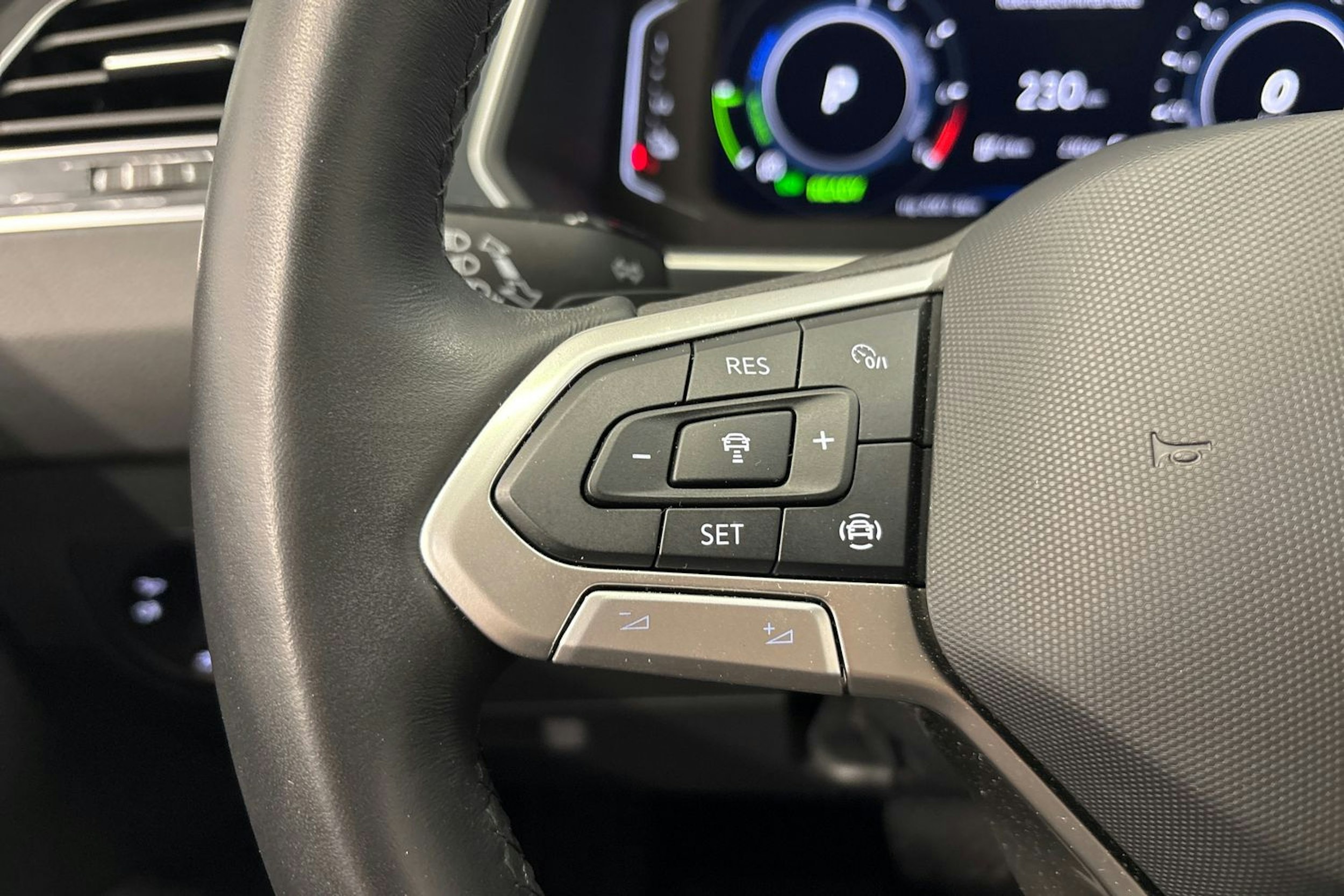valkoinen Volkswagen Tiguan 2022 kuva 17.