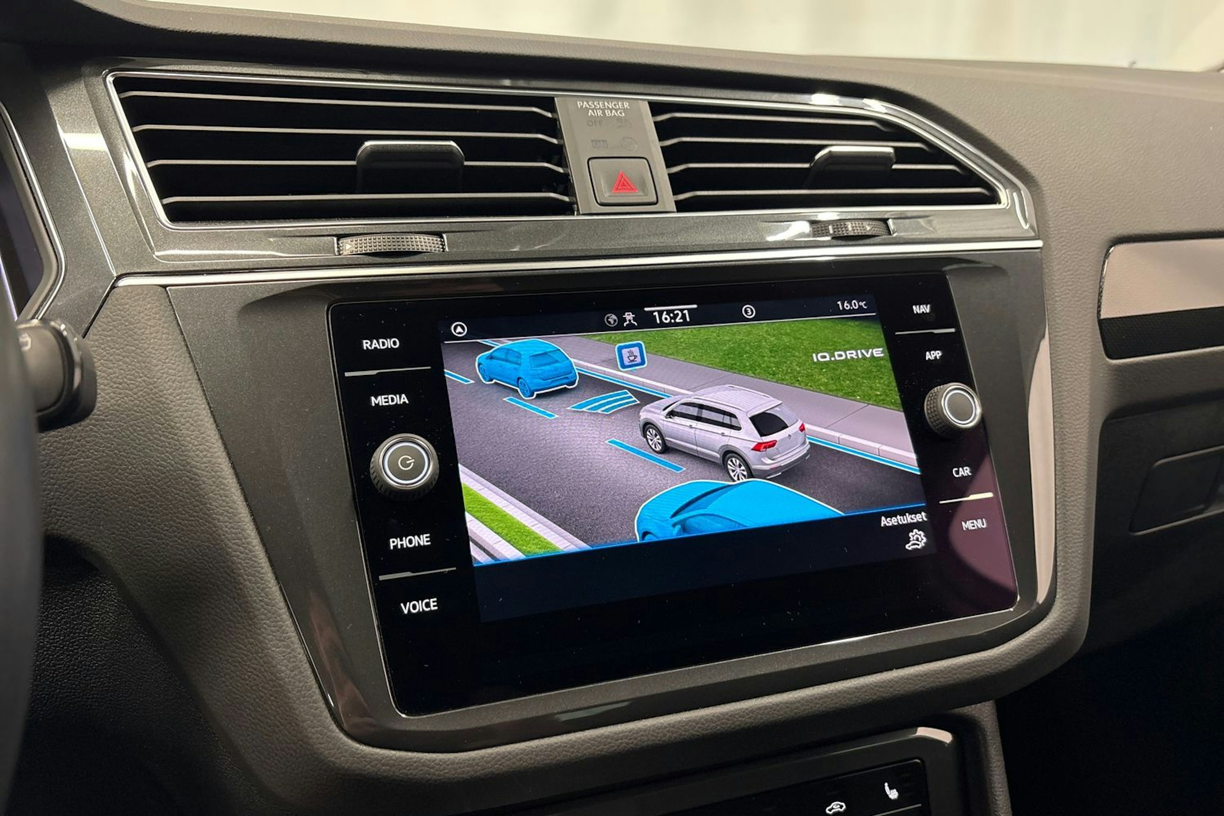 valkoinen Volkswagen Tiguan 2022 kuva 22.
