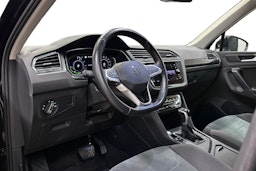 musta Volkswagen Tiguan 2022 kuva 7.