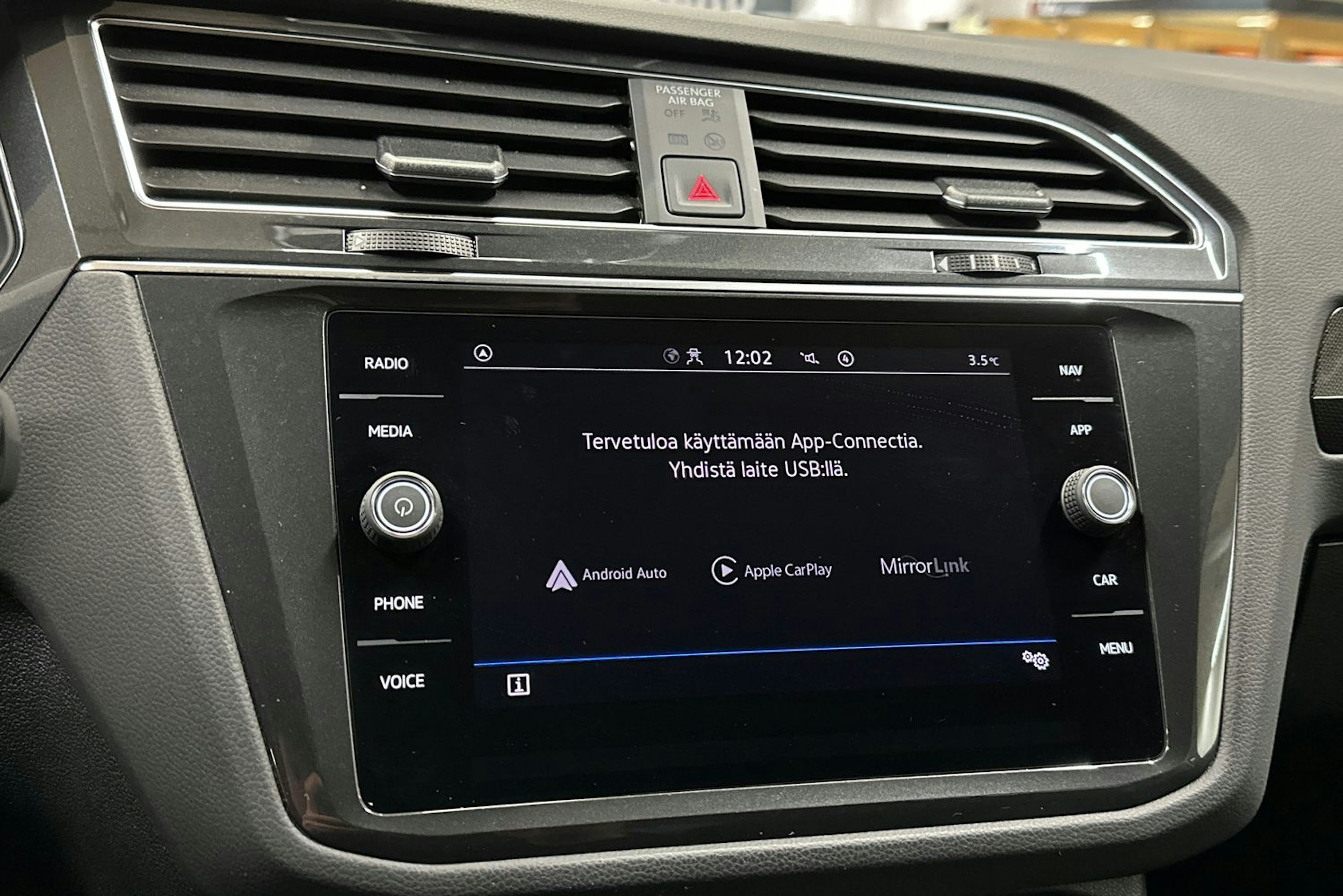 musta Volkswagen Tiguan 2022 kuva 16.