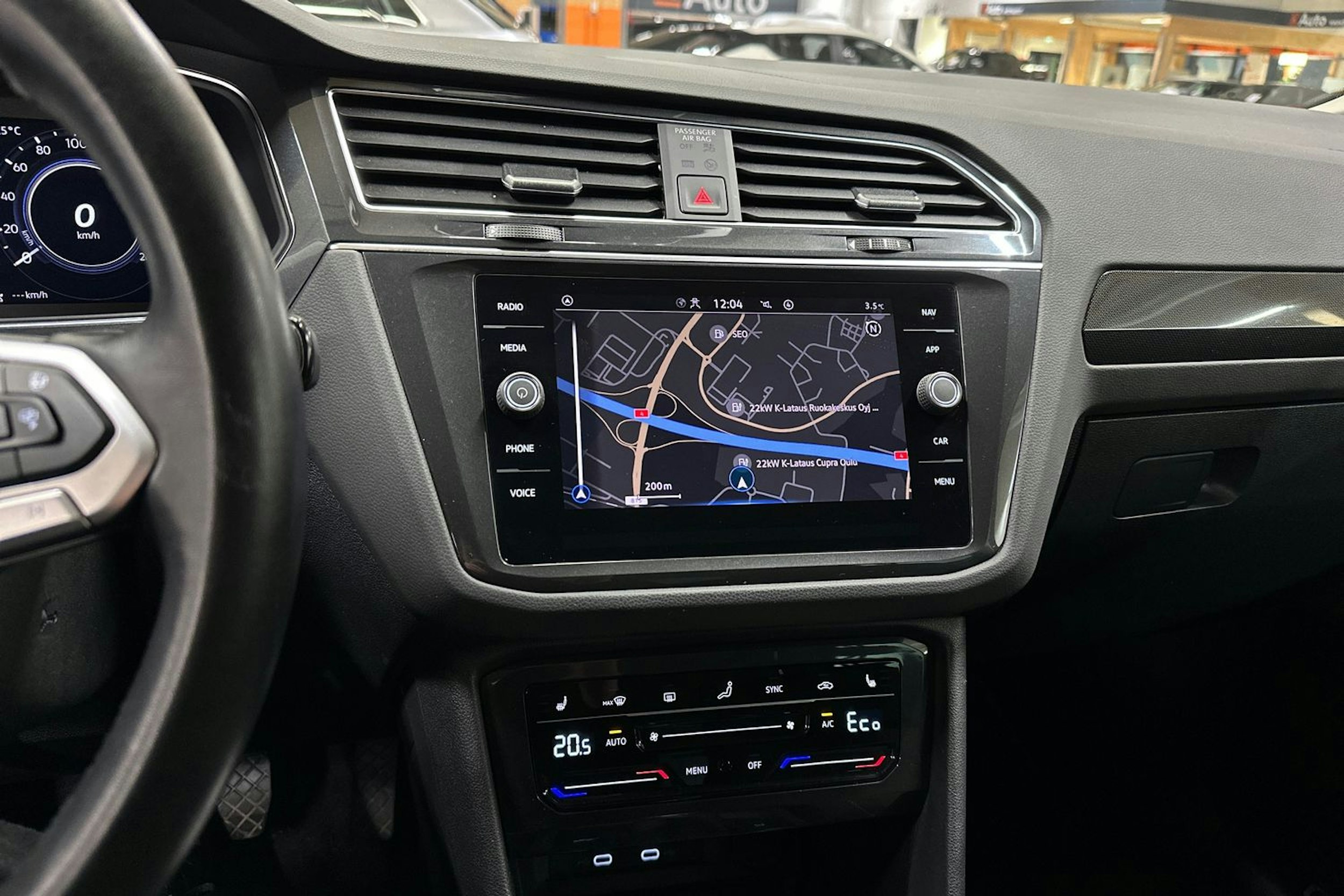 musta Volkswagen Tiguan 2022 kuva 19.