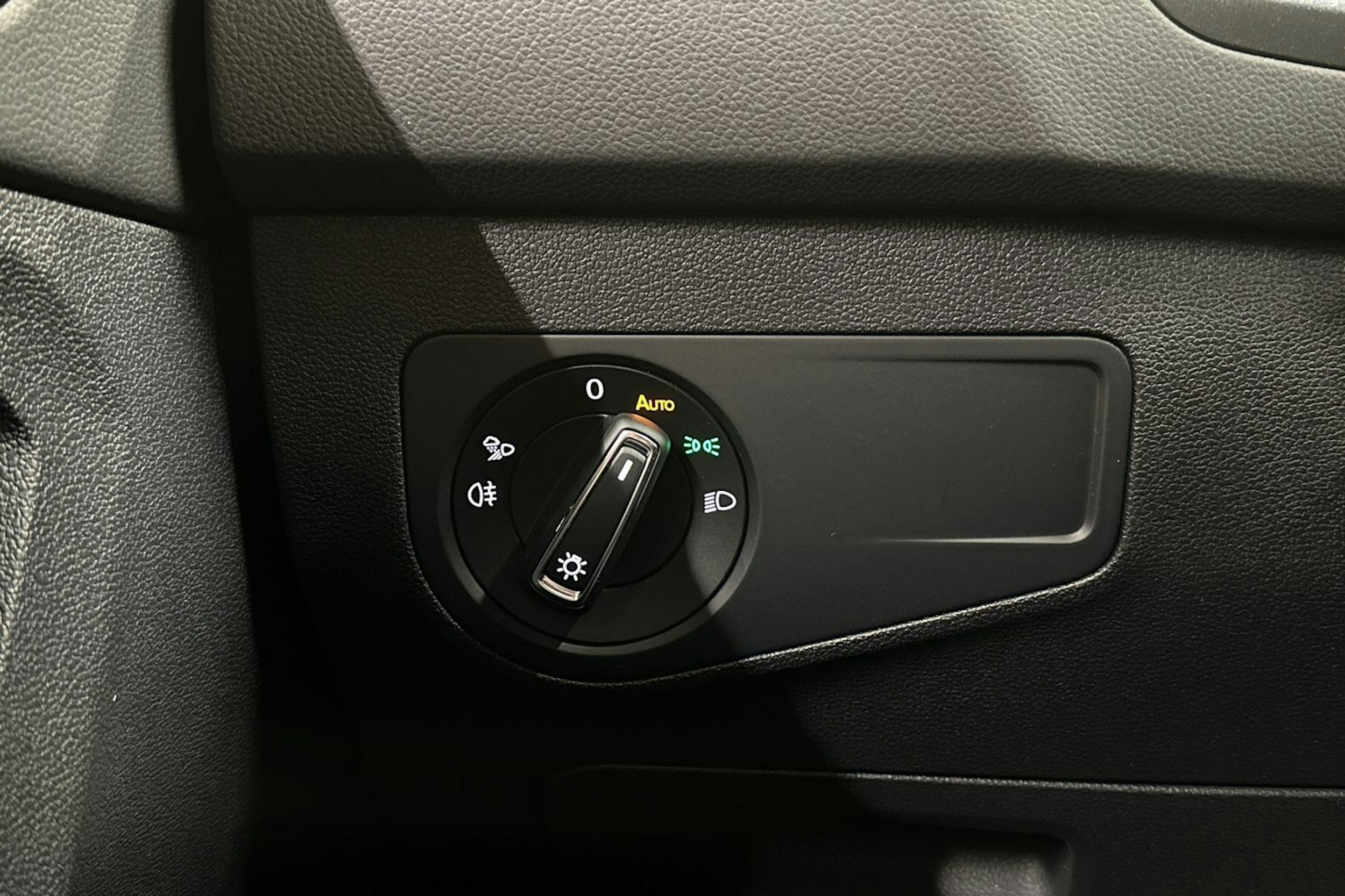 musta Volkswagen Tiguan 2022 kuva 26.