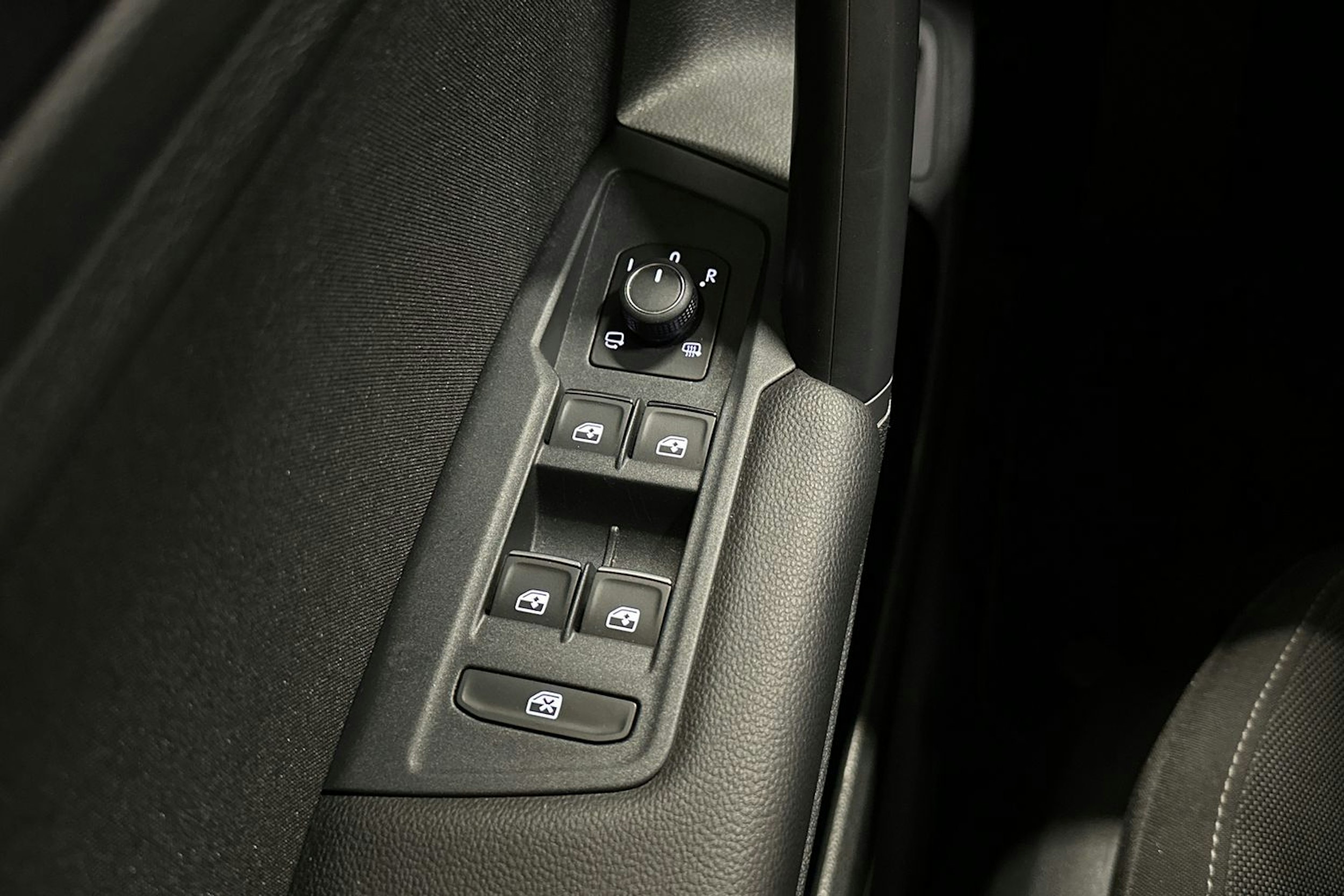 musta Volkswagen Tiguan 2022 kuva 27.