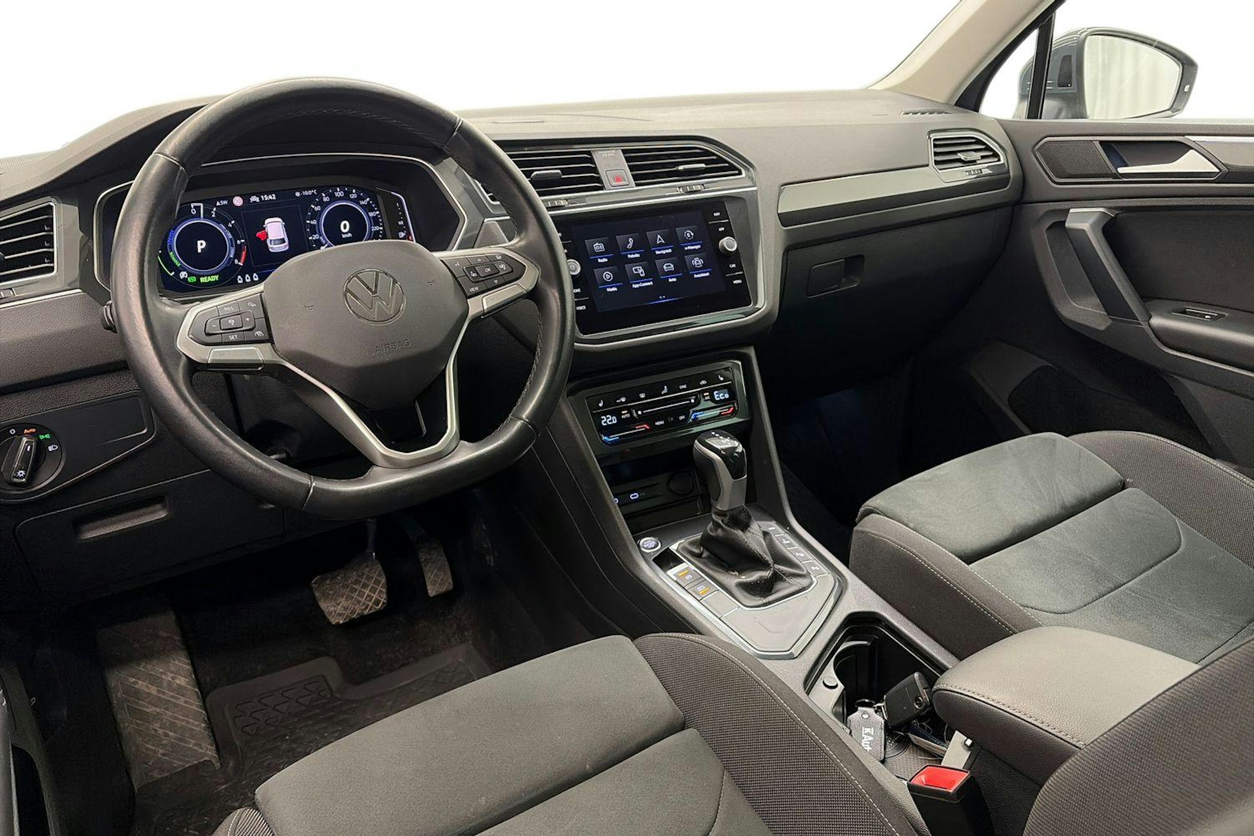 harmaa Volkswagen Tiguan 2022 kuva 7.