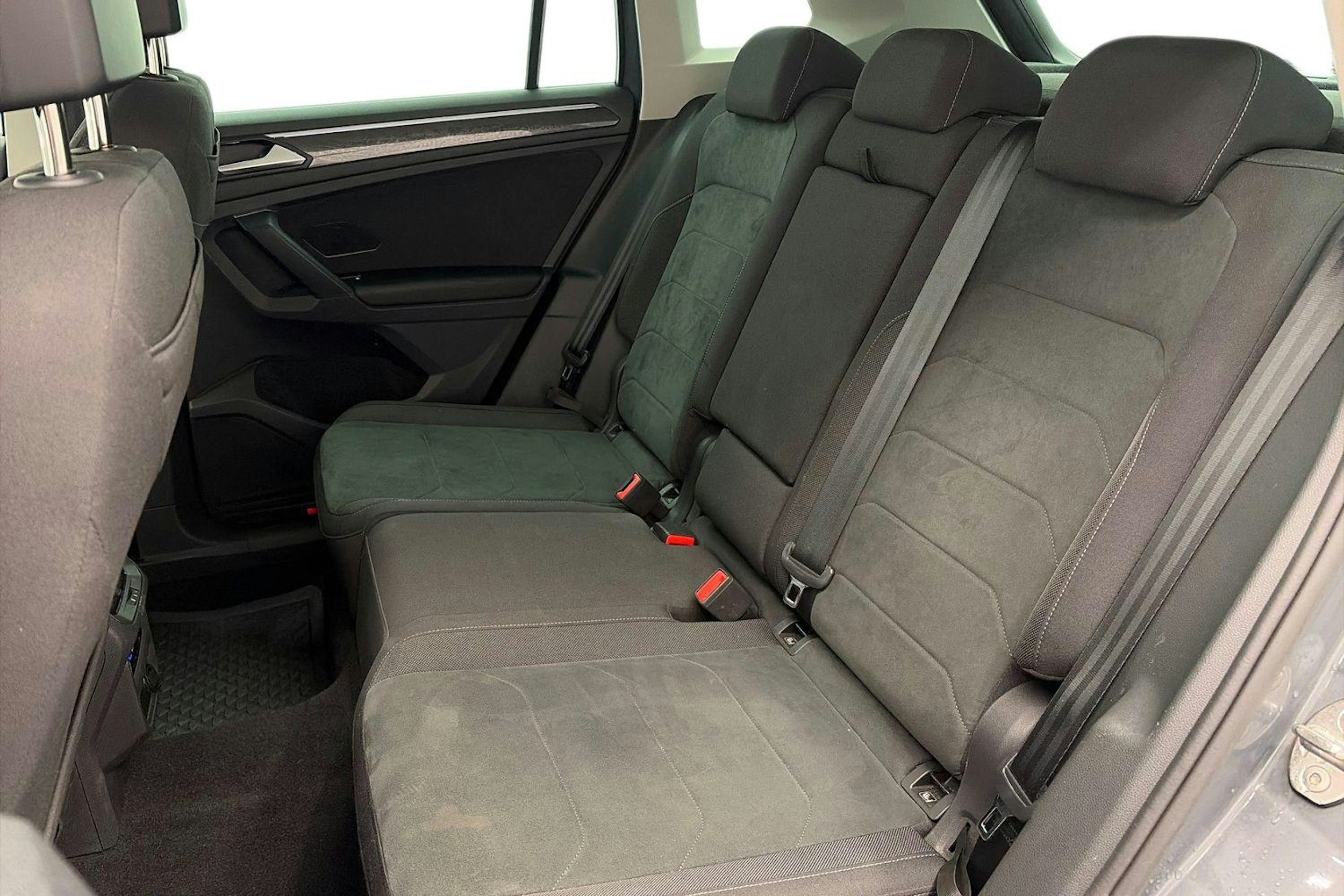 harmaa Volkswagen Tiguan 2022 kuva 10.