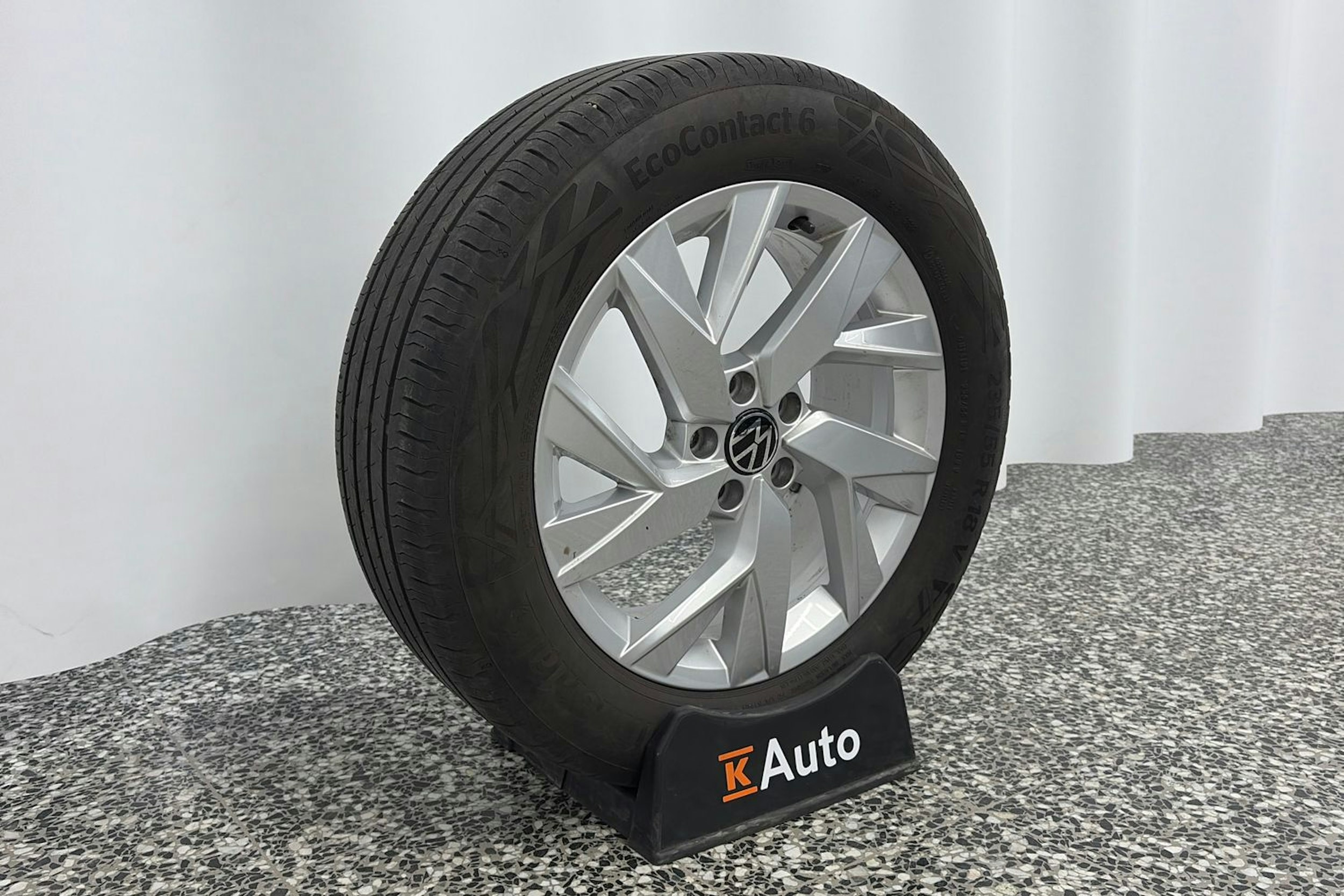 harmaa Volkswagen Tiguan 2022 kuva 13.