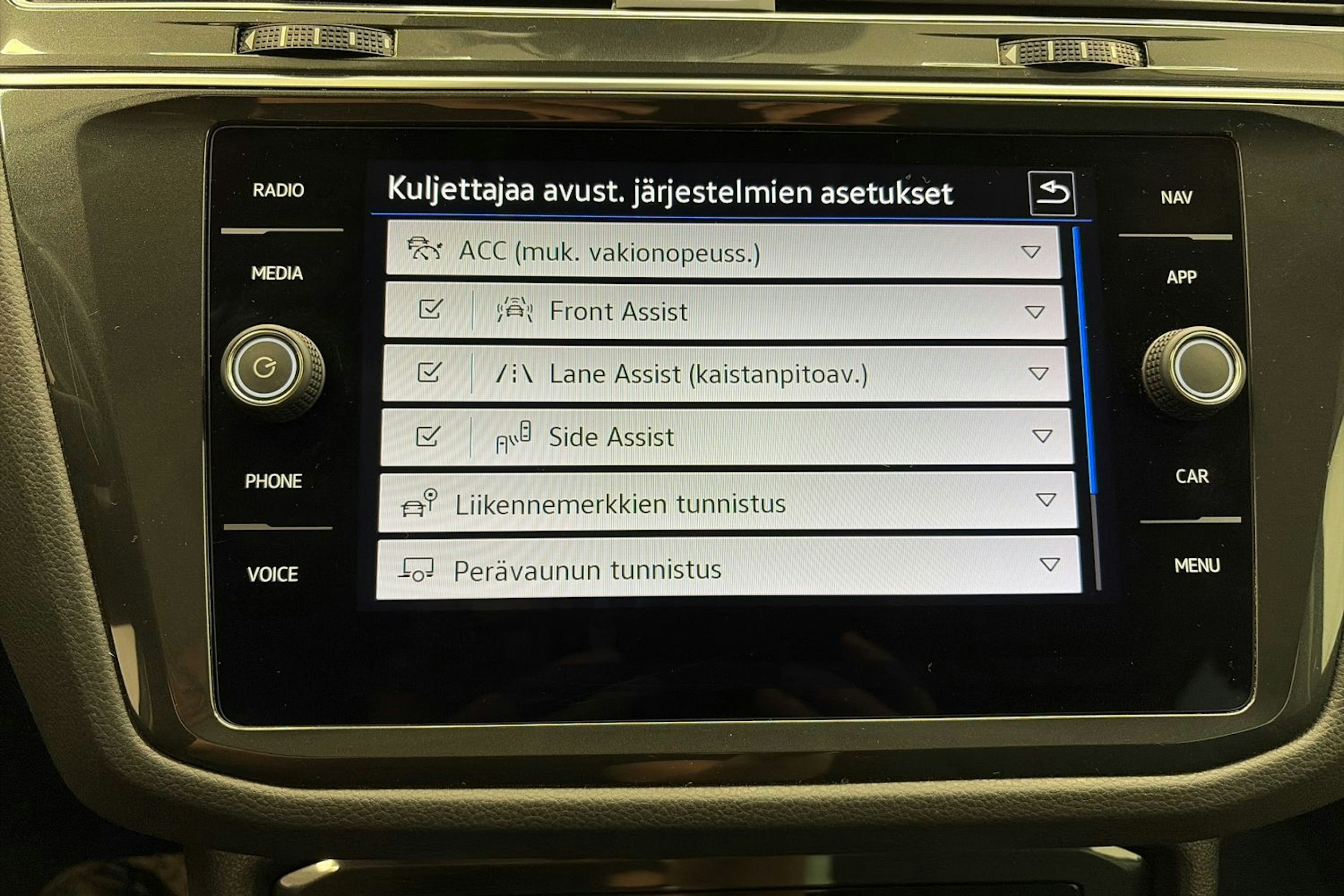 harmaa Volkswagen Tiguan 2022 kuva 27.