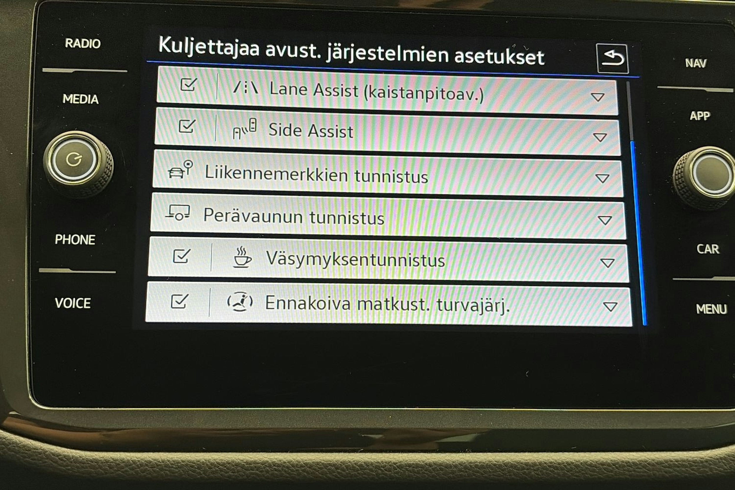 harmaa Volkswagen Tiguan 2022 kuva 28.