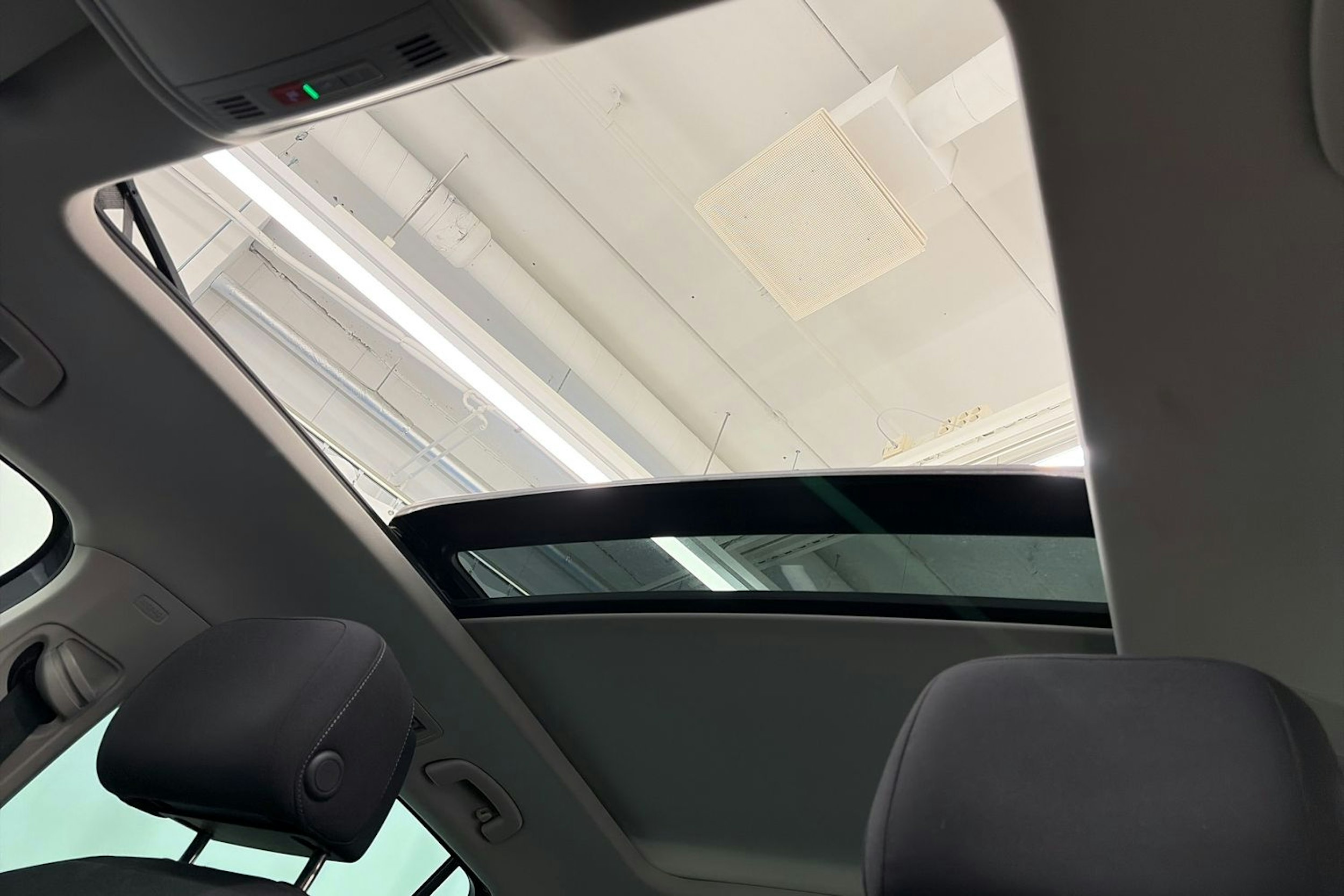 harmaa Volkswagen Tiguan 2022 kuva 31.