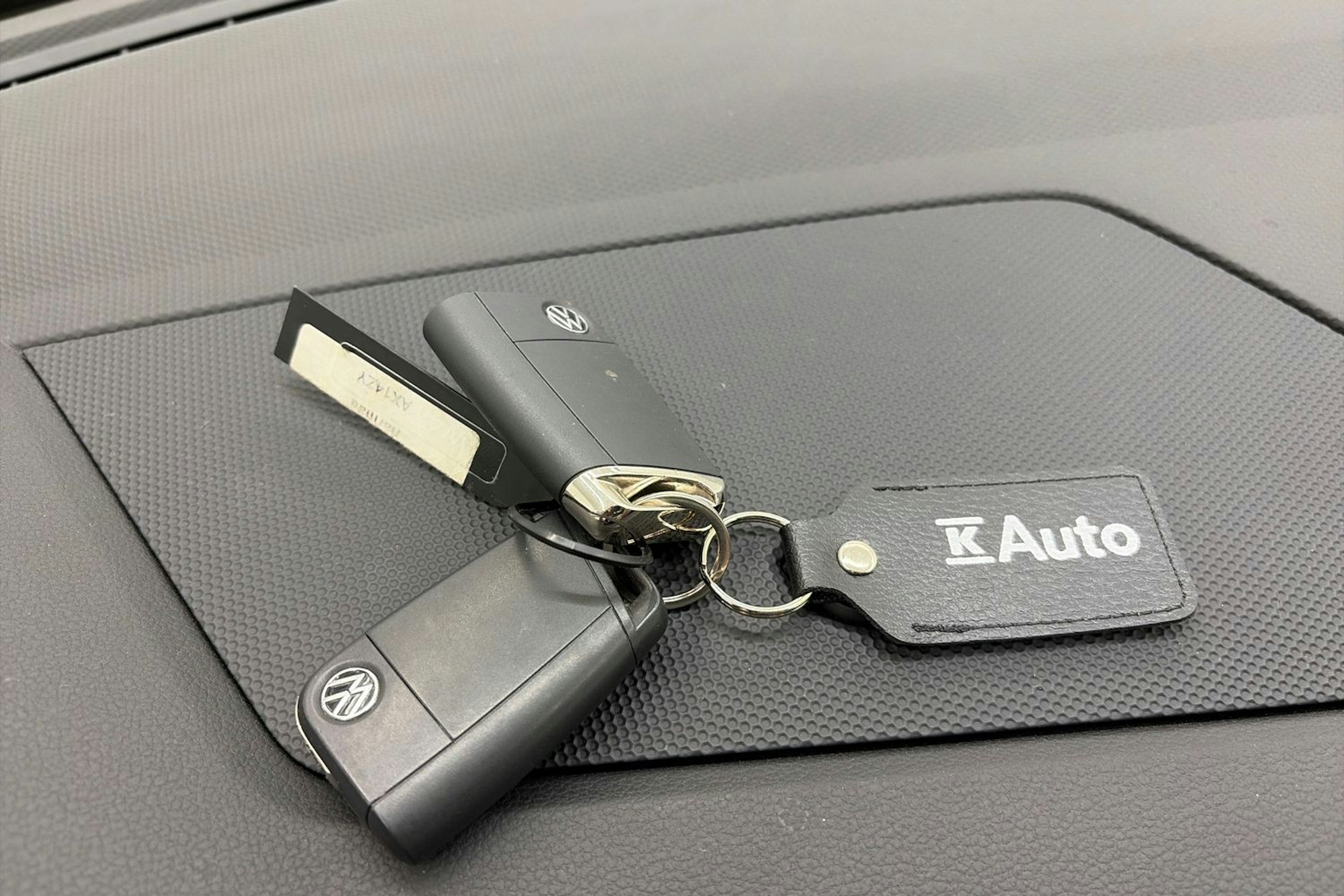 harmaa Volkswagen Tiguan 2022 kuva 32.